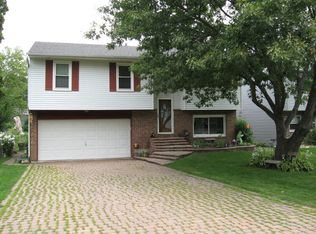 8416 Burton Rd, Wonder Lake, IL 60097