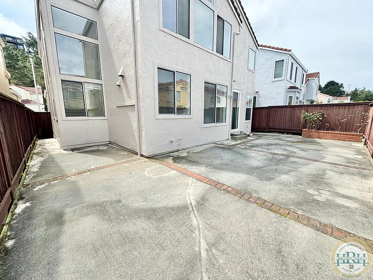318 Cerro Dr — Photo 35