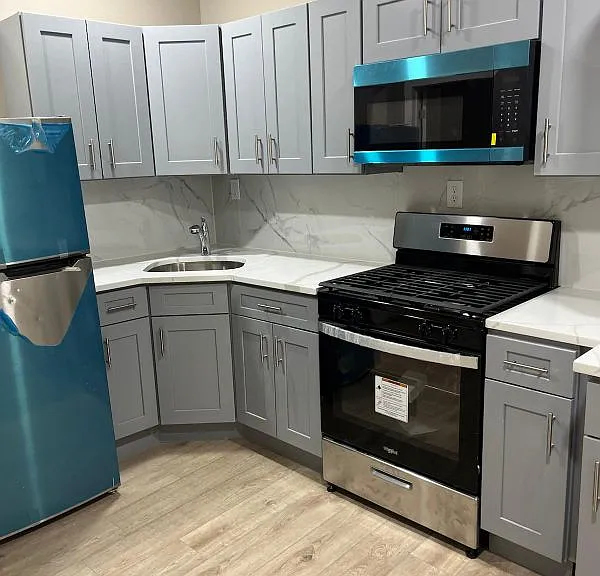 188 Bergen Ave — Photo 9