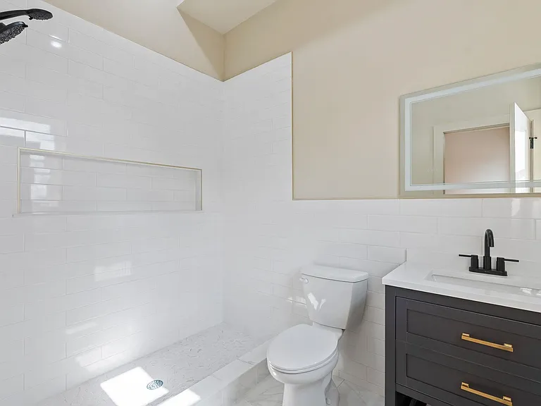 150 W Side Ave #2 — Photo 16