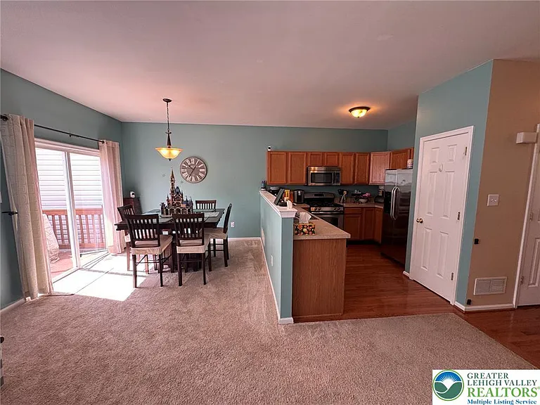 1081 Tudor Dr — Photo 9
