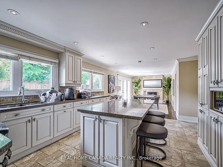 82 Arkendo Dr — Photo 11