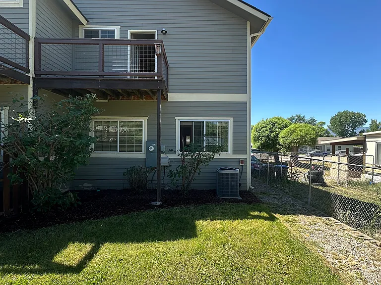 1260 Grand Ave — Photo 9