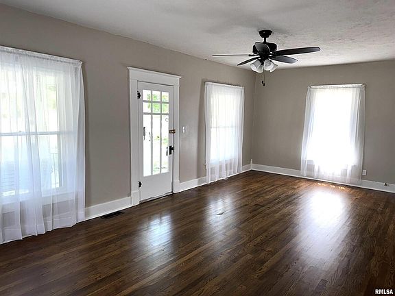 4th image of 404 E Park St