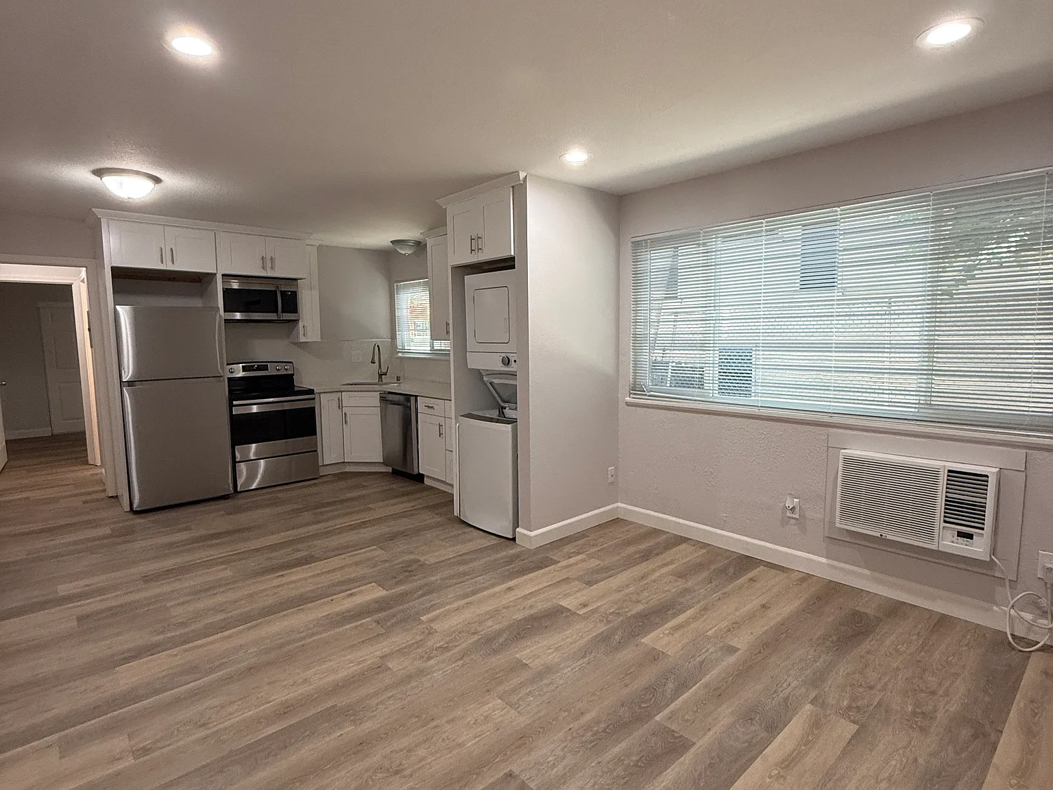 1 bed, 600 sqft, $1,695 — Photo 2