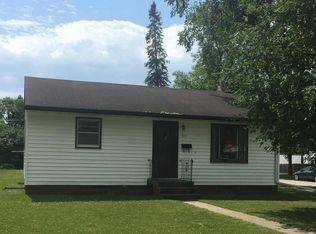 1823 7th Ave N, Grand Forks, ND 58203
