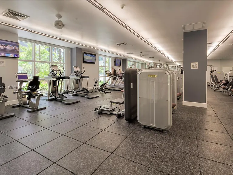 2000 N Bayshore Dr #626 — Photo 29