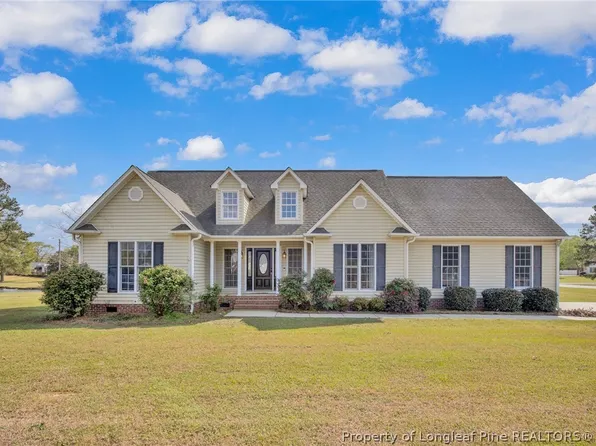 73 Timberlake Dr, Clinton, NC 28328