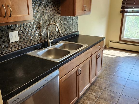 4th image of 800 6th St S Unit 2-1