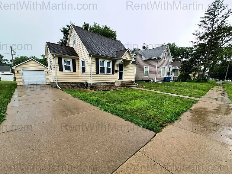 1212 Forest Ave — Photo 1