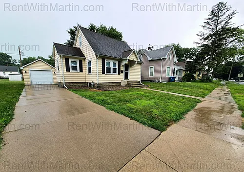 1212 Forest Ave Photo 1