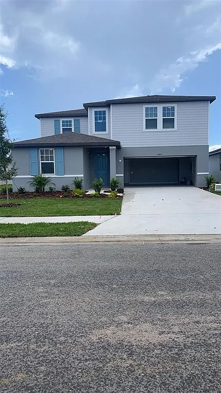 4 bed, 2.5 bath, 2630 sqft, $3,500 — Photo 1