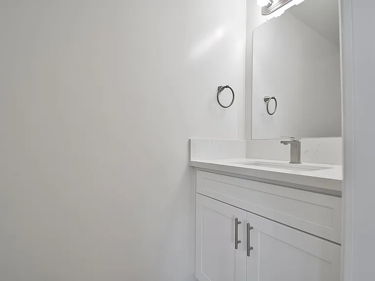 j3301 — Photo 8