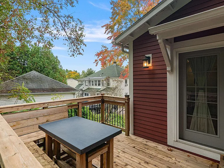 2737 Malletts Bay Ave #B — Photo 18