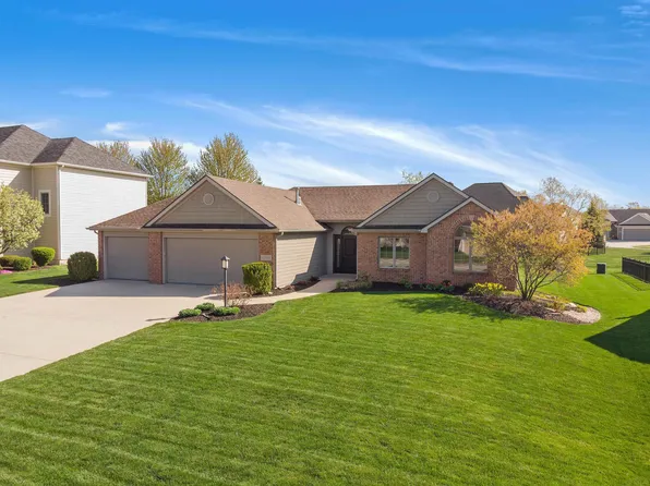 12810 Bordeaux Pl, Fort Wayne, IN 46845