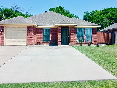 1408 California Pkwy N Photo 1