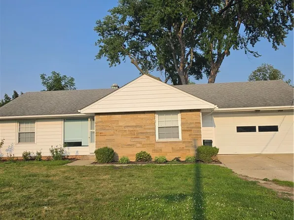 2909 Westmoor Rd, Rocky River, OH 44116