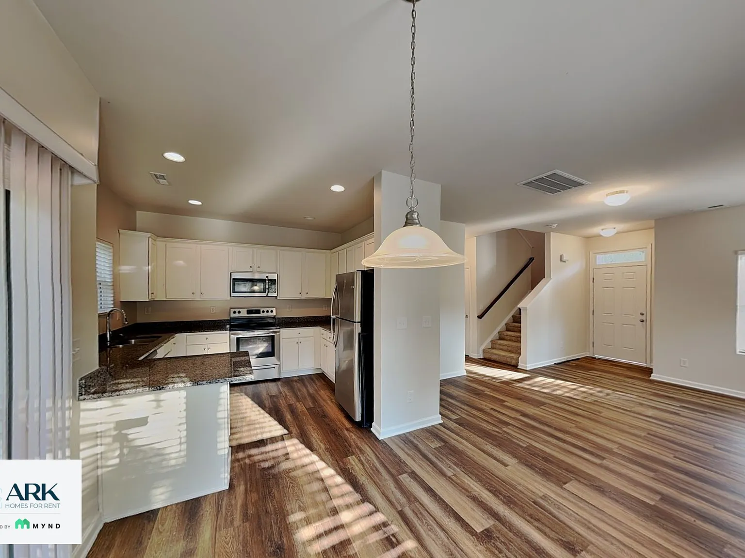 4 bed, 2.5 bath, 1738 sqft, $1,975 — Photo 4