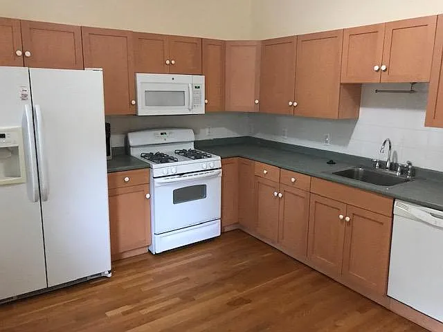 14 Schiller St #2B — Photo 9