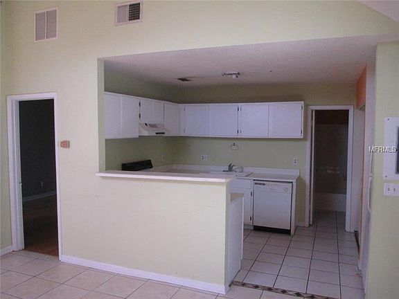 4th image of 12185 Armenia Gables Cir #12185