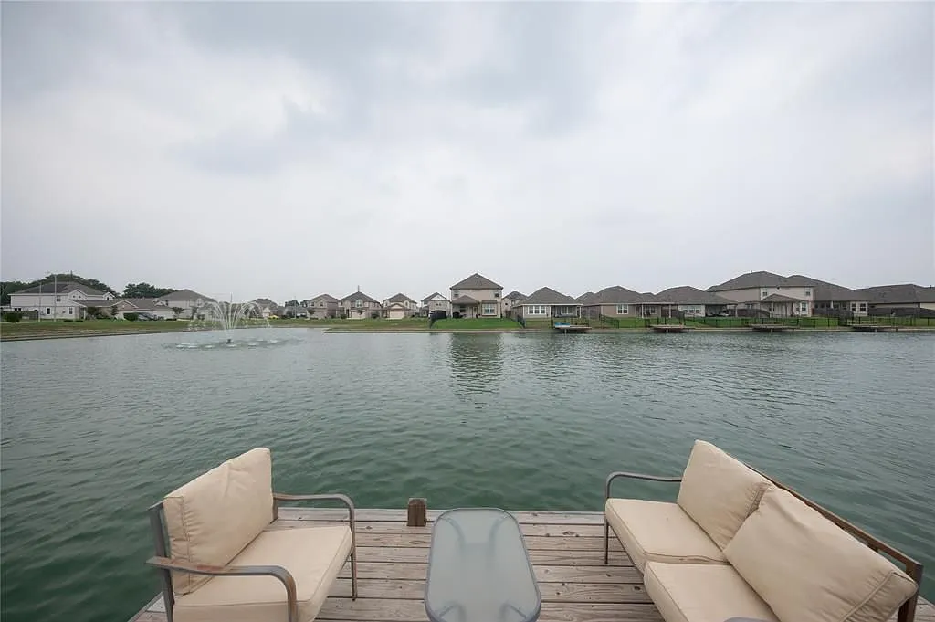 4 bed, 2.5 bath, 2744 sqft, $2,750 — Photo 4
