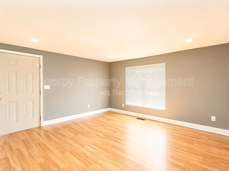 1707 Kirby Ave #C — Photo 6