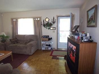 2nd image of 1579 Crestwood Ln