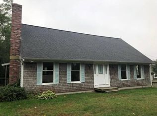 22 Horseshoe Ln, Centerville, MA 02632