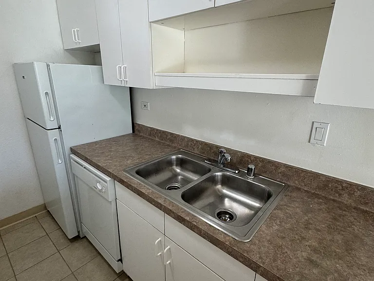 Kula Kai Apartments — Photo 14