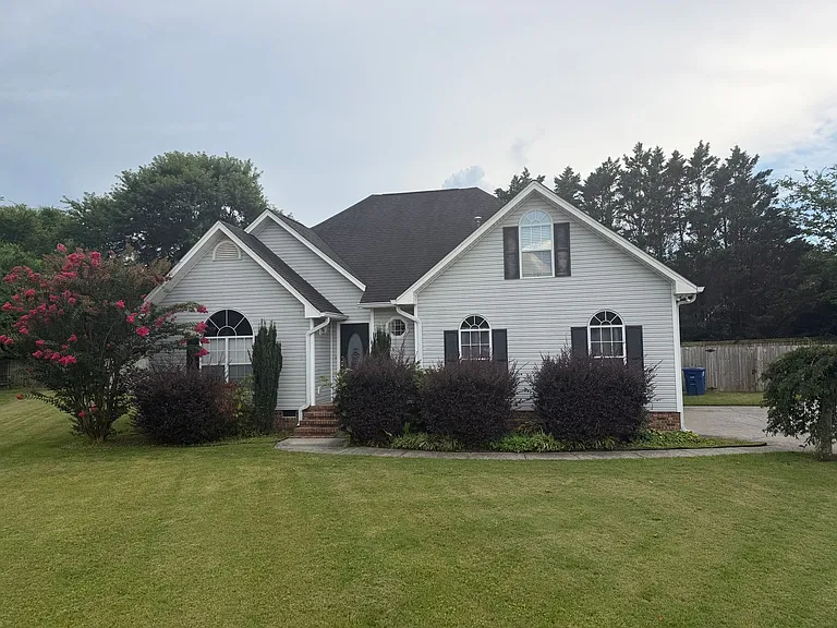 8900 Fox Glen Dr — Photo 1