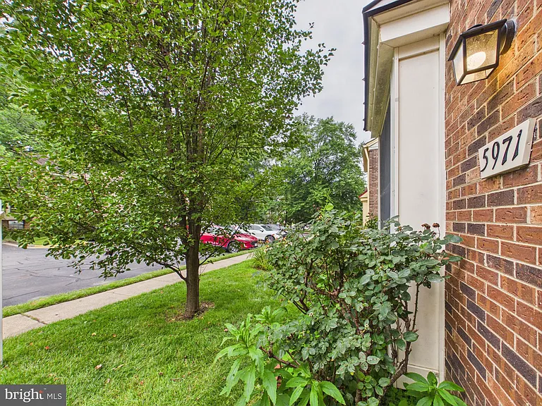 5971 Clerkenwell Ct — Photo 4