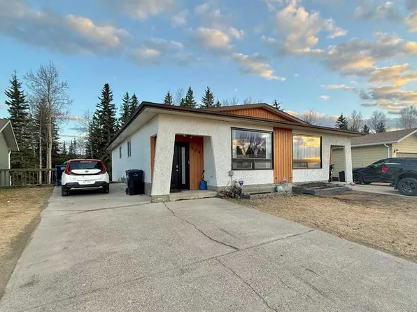 389 N Mountain St, Hinton, AB T7V 1K6