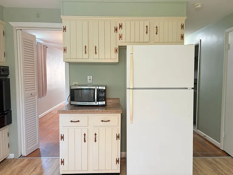 6192 Northwood Dr — Photo 3