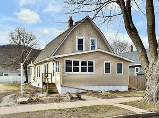 1027 11th St W, Winona, MN 55987