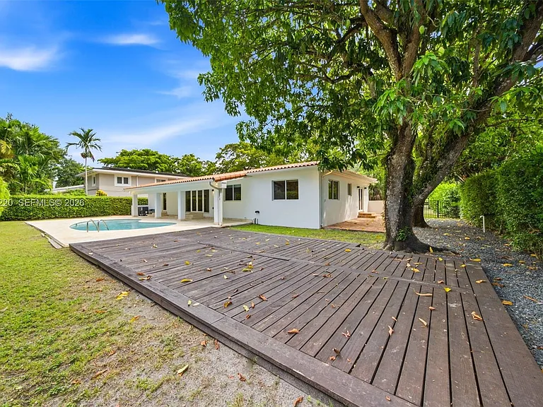 5510 Orduna Dr — Photo 4