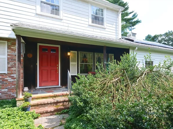 16 Lantern Ln, Medfield, MA 02052