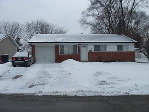 1st image of 85 E Altgeld Ave