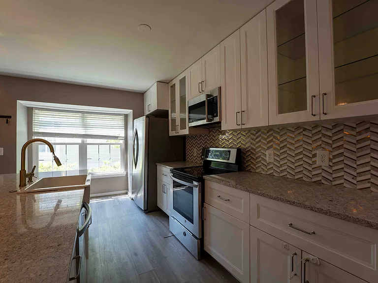18246 Fox Chase Cir — Photo 18