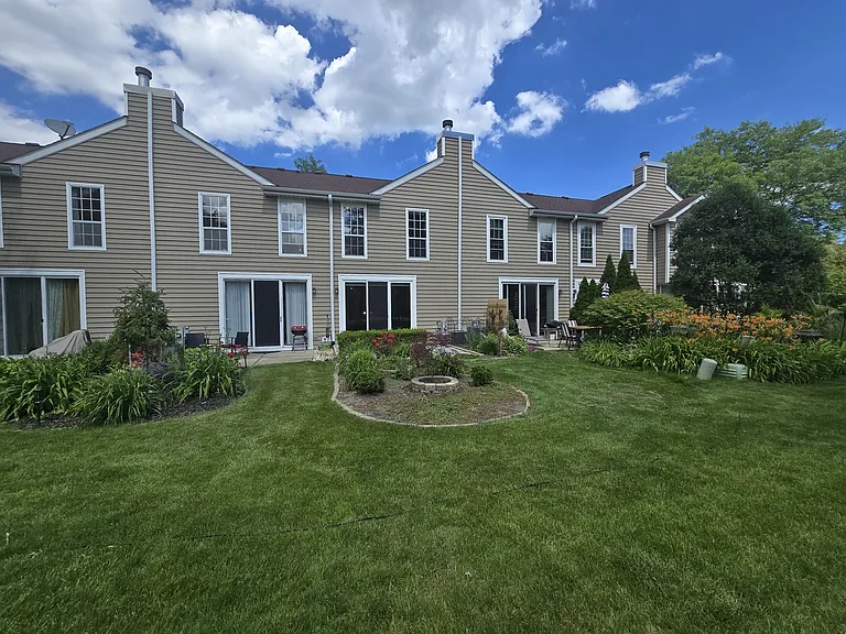 1264 Cranbrook Dr — Photo 18