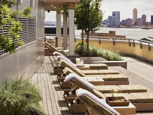 450 West 17th Street image 19 of 26