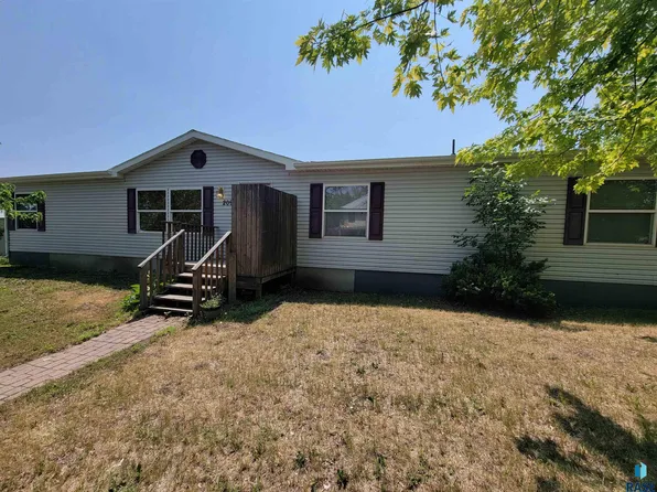 209 10th St NW, Wessington Springs, SD 57382