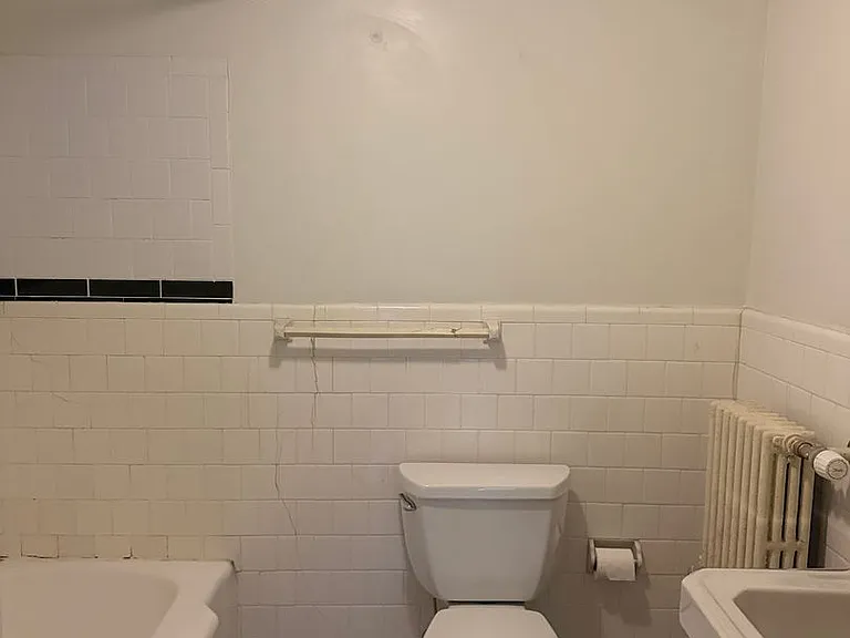 100 E Church St #7 — Photo 13
