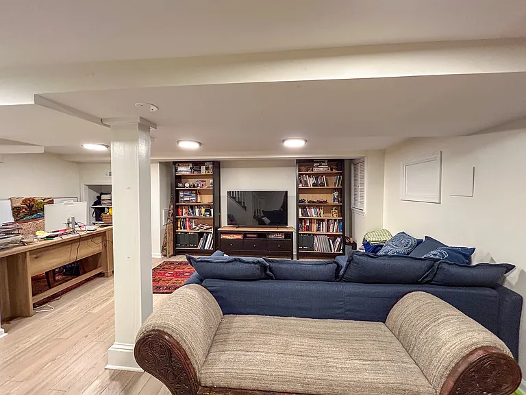 1226 Jefferson St NW — Photo 16