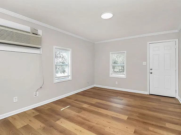 2510 Hemphill St — Photo 6