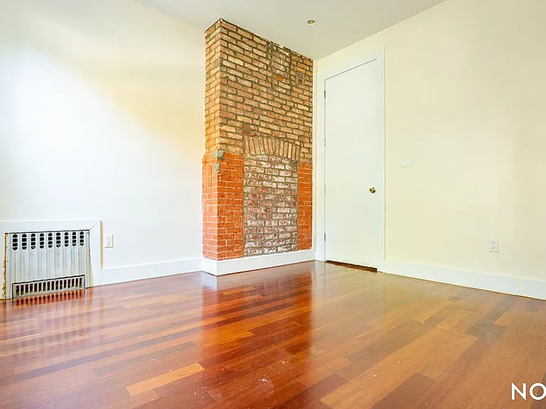 757 Hart St #3R — Photo 3
