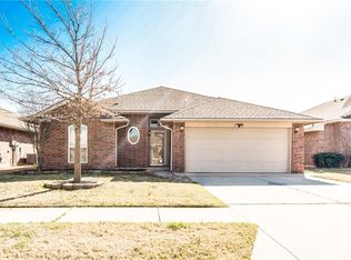 21256 Robin Ridge Ln, Edmond, OK 73012