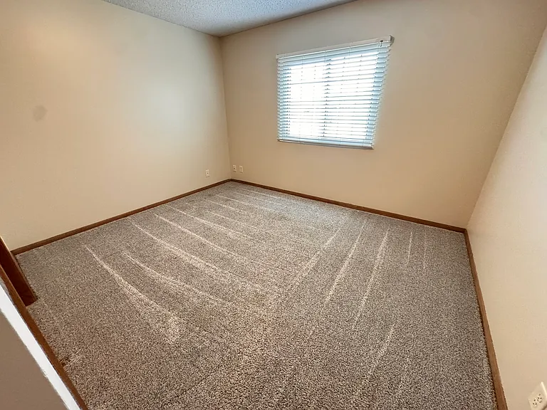 5120 Emerald Dr #13 — Photo 7