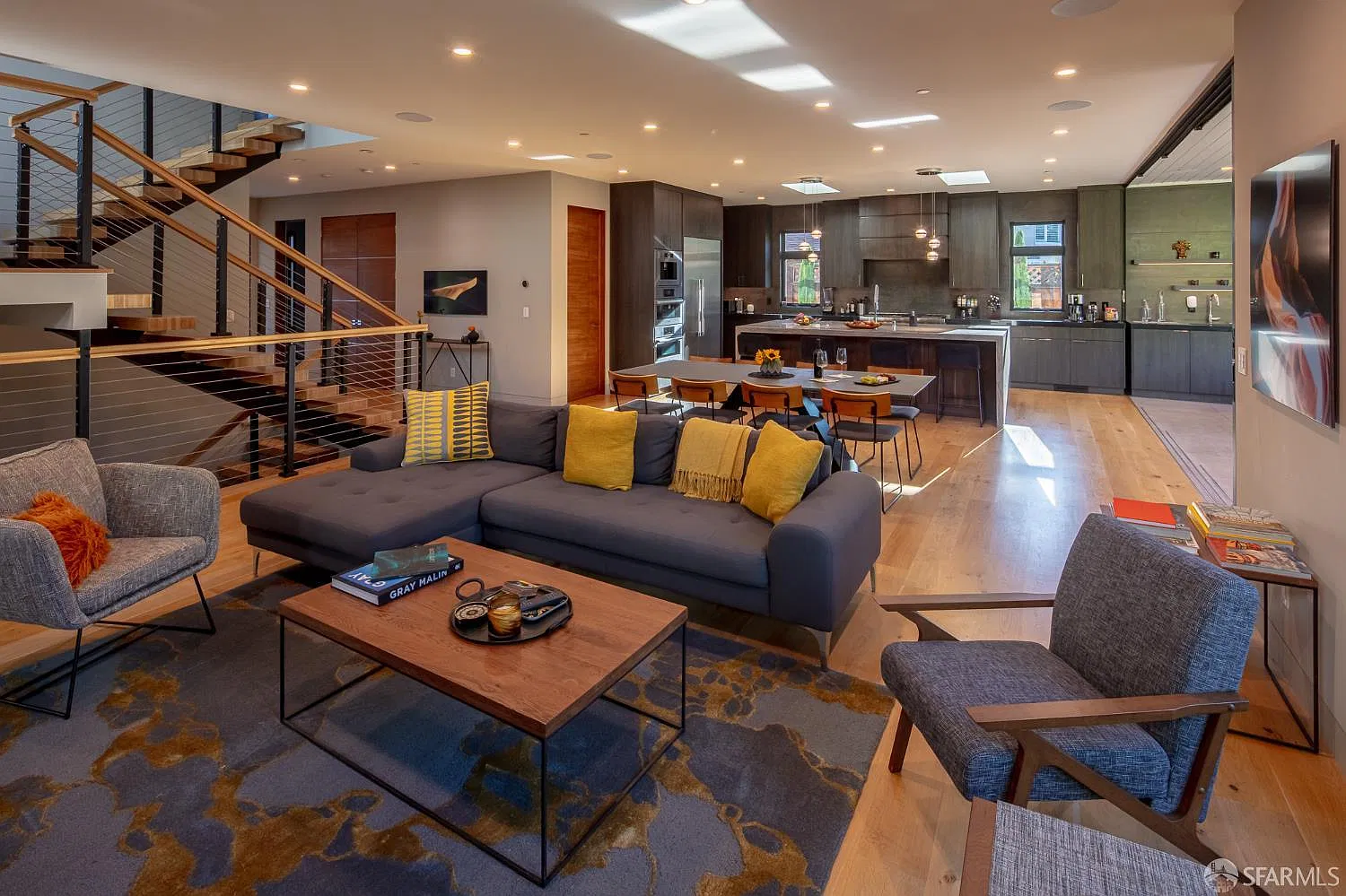 6 bed, 5.5 bath, 4432 sqft, $26,500 — Photo 4