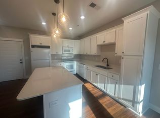 100 Old Tom Ave, Manteo, NC 27954