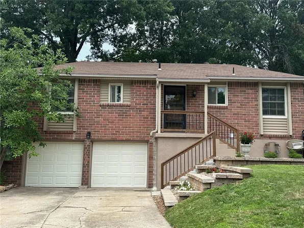 2513 NW Salem Ct, Blue Springs, MO 64015